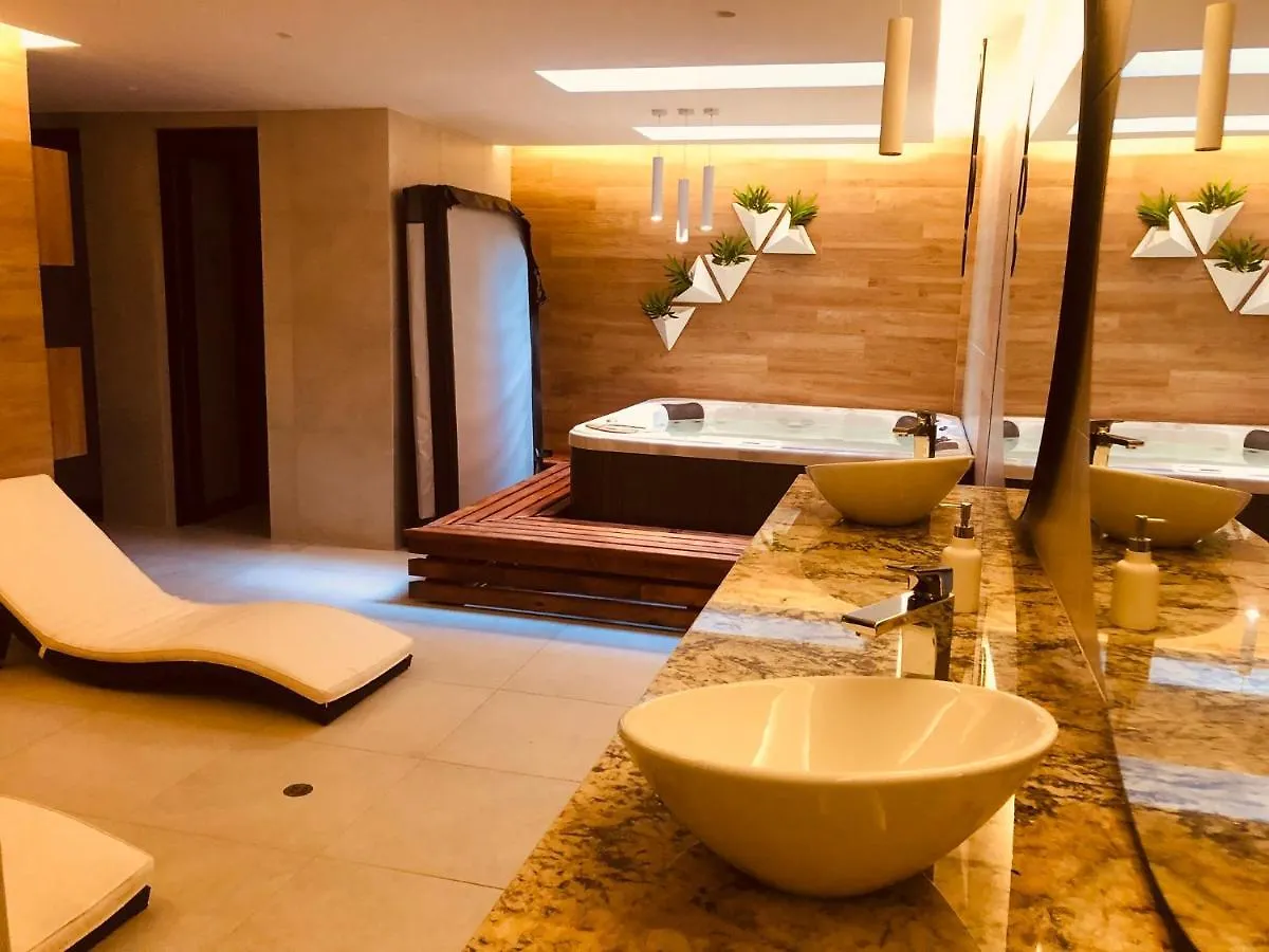 Jacuzzi Piscina Sauna Turco Suite Lujosa Quito 0*,