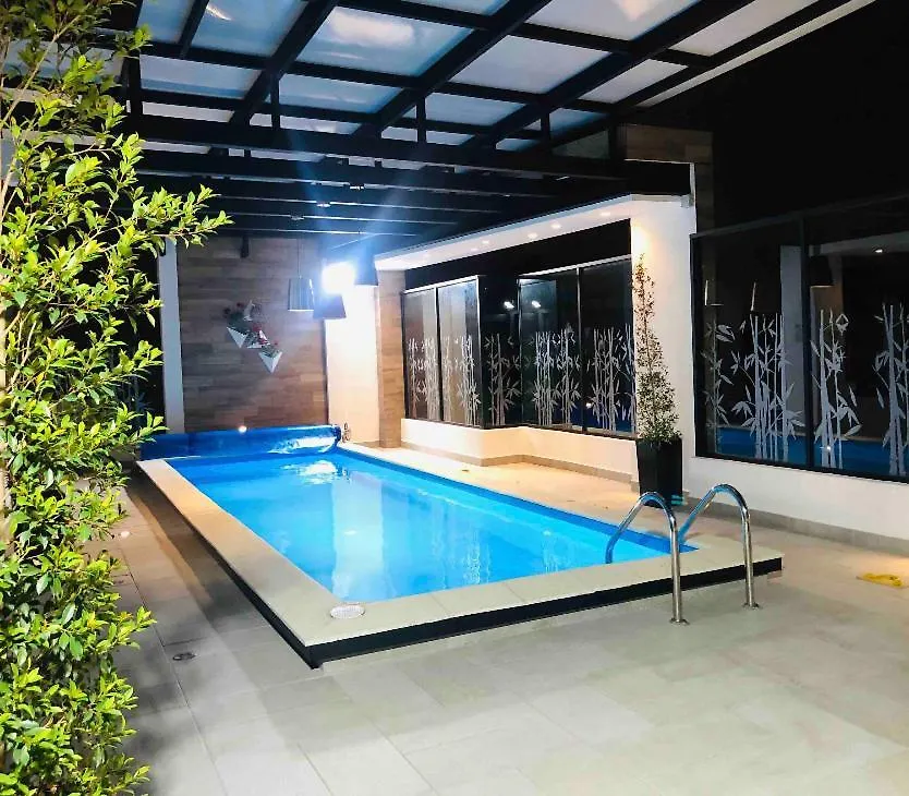 Jacuzzi Piscina Sauna Turco Suite Lujosa Quito